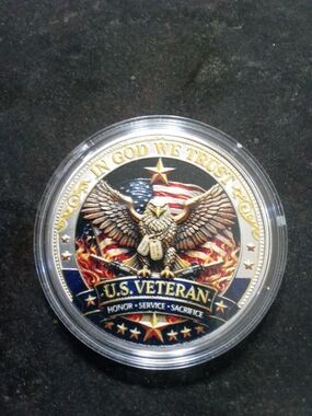 Commemorative U.S. Veteran Coin Set - Patriotic with Red, Blue & Gold Accents